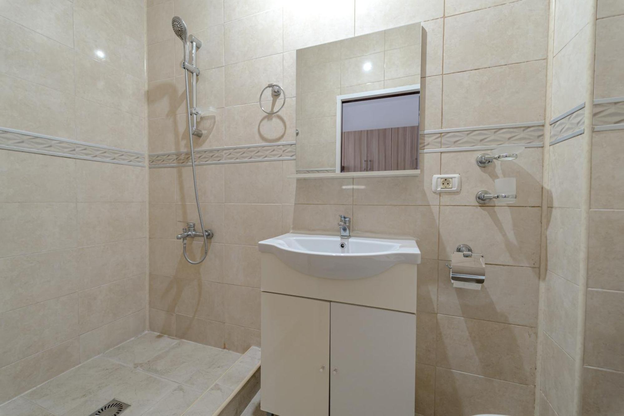 Hera'S Modern Home Арад Екстериор снимка